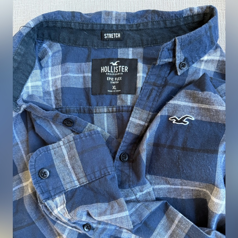 Hollister Men's Navy and White Checkered Shirt